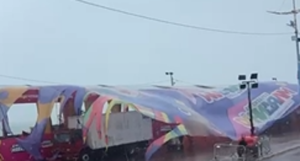 Vídeos: fortes chuvas em São Luís causam estragos na Avenida Litorânea e em supermercado