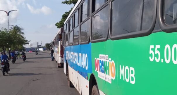 Vídeo: rodoviários do sistema semiurbano ignoram acordo e param no Terminal da Praia Grande