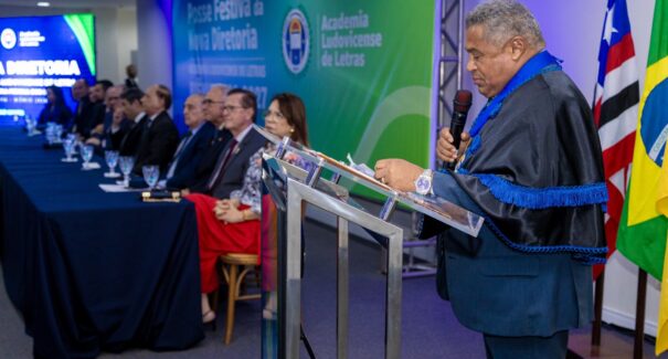 Osmar Gomes toma posse como presidente da Academia Ludovicense de Letras
