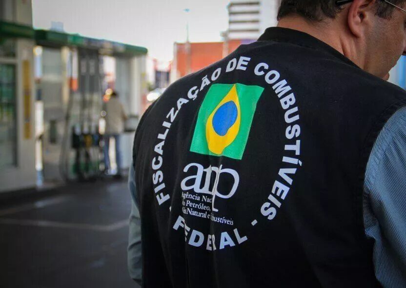 ANP fiscaliza postos e distribuidora na Grande Ilha; sete estabelecimentos são autuados