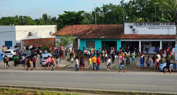 Pescadores artesanais interditam trechos das BRs 135 e 316