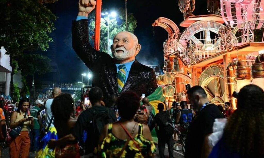Lula foi homenageado na Sapucaí
(Foto: Eduardo Anizelli/Folhapress)