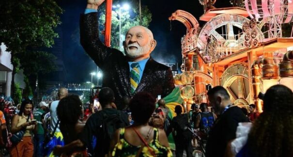 Confira os detalhes do desfile que homenageou Lula na Sapucaí