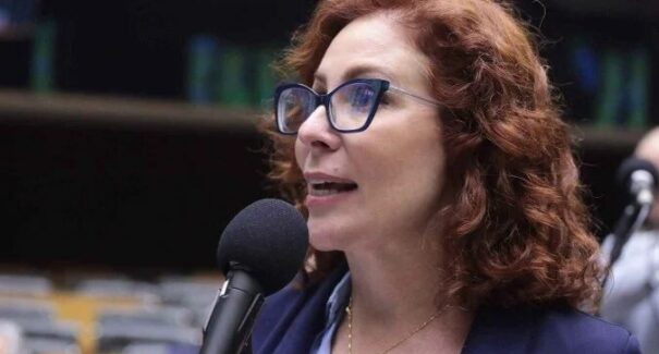Julgamento sobre extradição de Zambelli é retomado nesta quinta