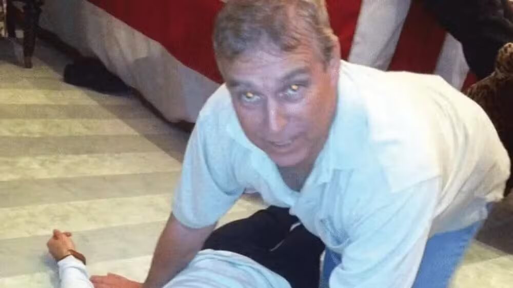 Irmão do rei Charles é detido em investigação ligada a Epstein