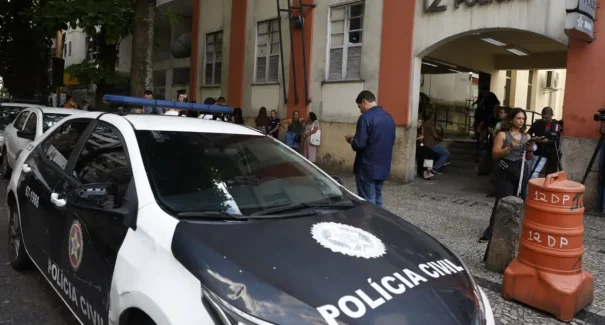 Terceiro suspeito de estupro coletivo no Rio de Janeiro se entrega à polícia
