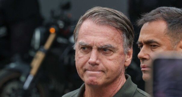 Bolsonaro é internado em UTI de hospital em Brasília com broncopneumonia bilateral