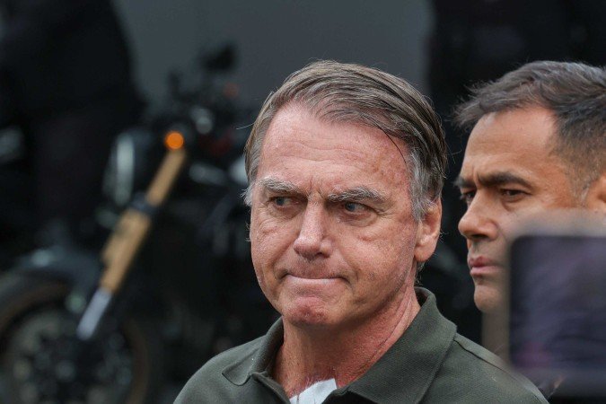 Bolsonaro é internado em UTI de hospital em Brasília com broncopneumonia bilateral