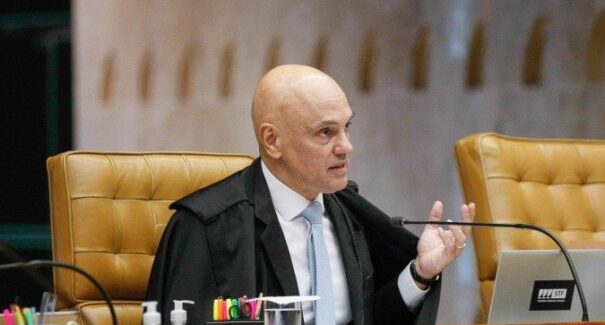 Moraes proíbe drones perto da casa de Bolsonaro em Brasília