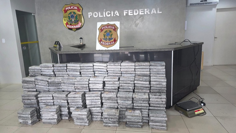 Meia tonelada de cocaína é apreendida durante operação da Polícia Federal, em São Luís. (Divulgação/PF)