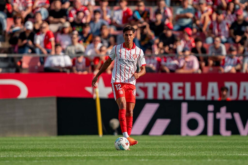 Vitor Reis em ação pelo Girona, da Espanha (Foto: Divulgação/Girona FC)