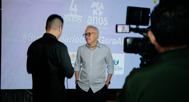 4Mãos reúne parceiros e apresenta  resultados do projeto Ingresso Social em jantar na Amo Vinho