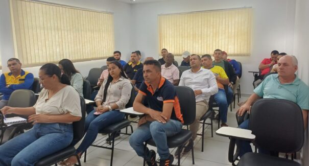 Governo discute melhorias no ferryboat com operadores e sindicatos