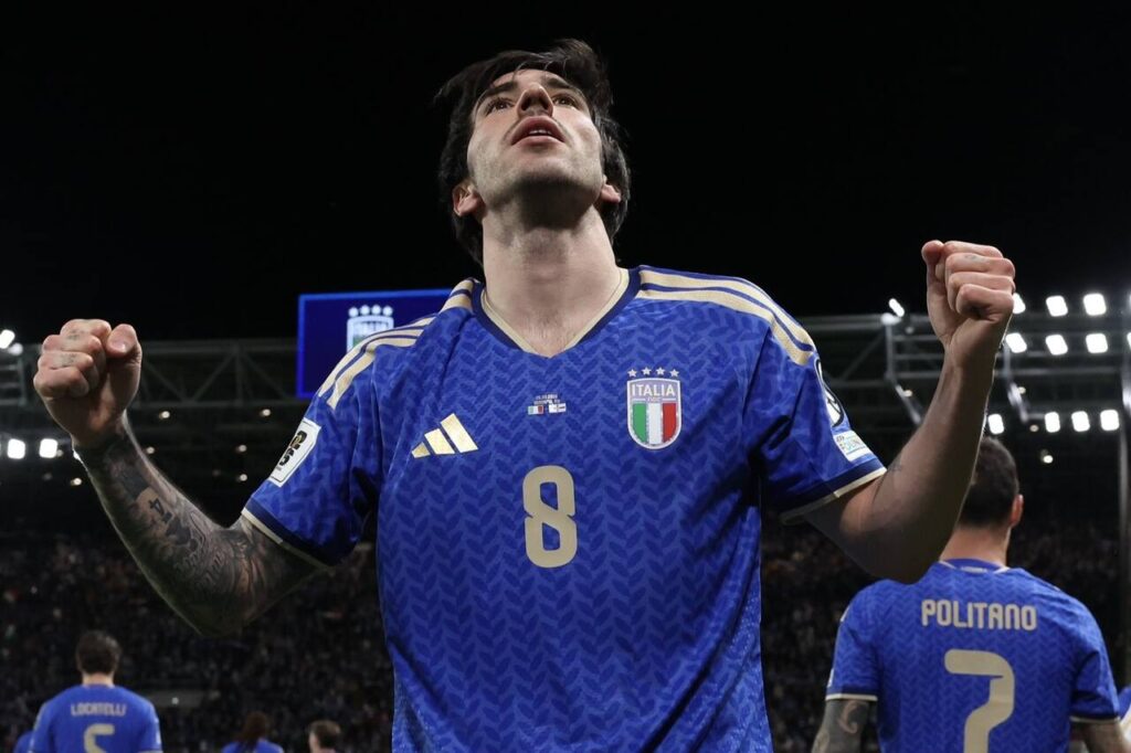 Tonali comemora gol contra a Irlanda do Norte, que classificou a Itália adiante na repescagem (Foto: Divulgação/Azzurri)