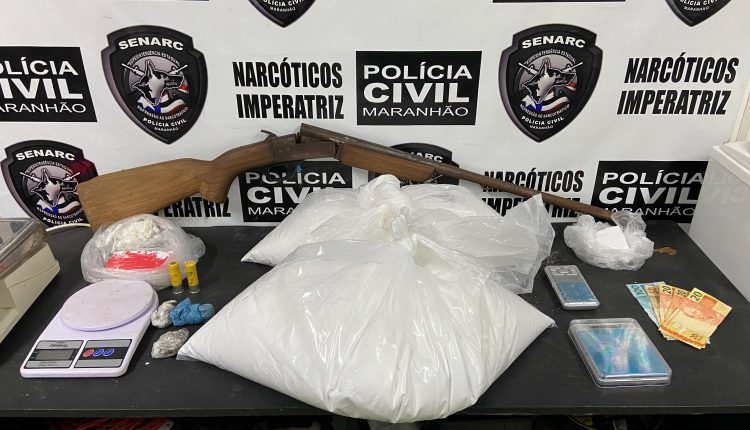 No local, foram apreendidos cerca de 140 gramas de substância análoga à cocaína, além de balança de precisão e materiais utilizados para embalo de entorpecentes (Foto: Divulgação/PC-MA)