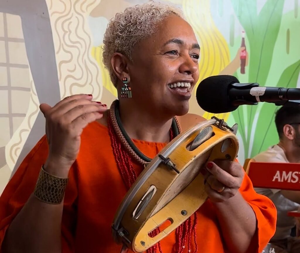 A cantora maranhense Luciana Pinheiro é uma das artistas convidadas do show “Mulheres em Movimento”, que celebra o protagonismo feminino na música neste 8 de março. (Divulgação)