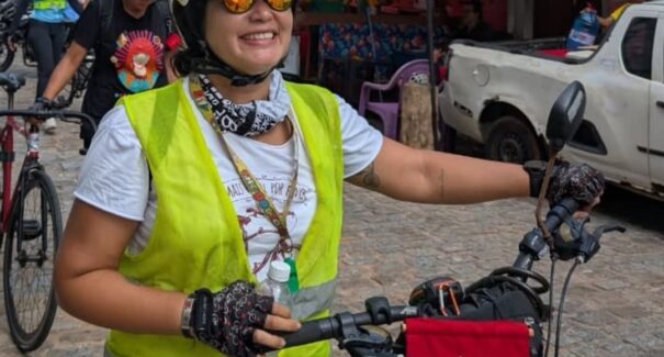 Pedalada no bairro da Liberdade incentiva uso da bicicleta entre mulheres