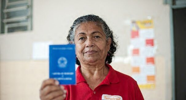 Estudo revela que apenas 25% das trabalhadoras domésticas têm carteira assinada