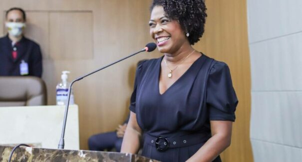 Câmara de São Luís convoca sessão extraordinária para empossar Esmênia Miranda como prefeita