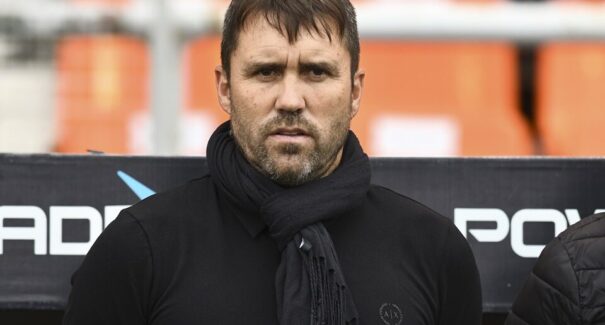 Eduardo Coudet assume o comando do River Plate com contrato até 2027