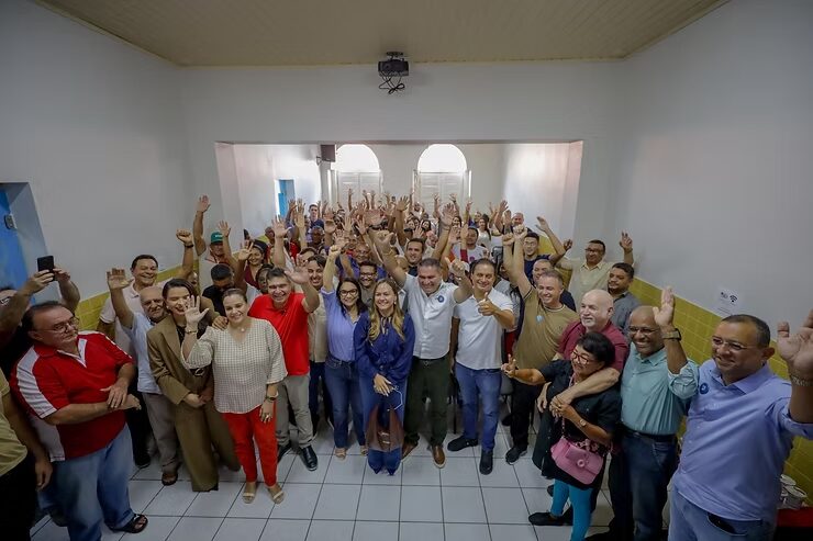 Lideranças políticas e novos filiados participam de ato do PDT em São Luís, comandado pelo senador Weverton Rocha. - (Reprodução)