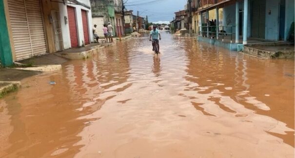 Chuvas elevam nível do Rio Tocantins e deixam ribeirinhos em alerta em Imperatriz