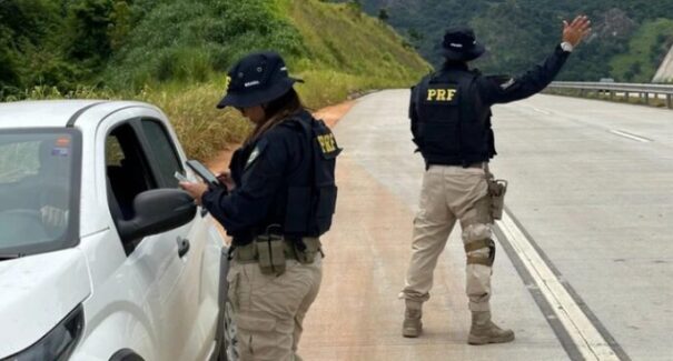 PRF cumpre 302 mandados de prisão por violência contra mulheres em operação nacional