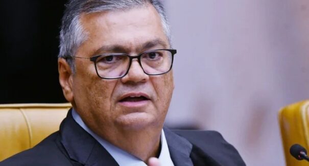 Dino cobra esclarecimentos de presidente da CPMI do INSS sobre repasse de R$ 3,6 mi à Igreja da Lagoinha