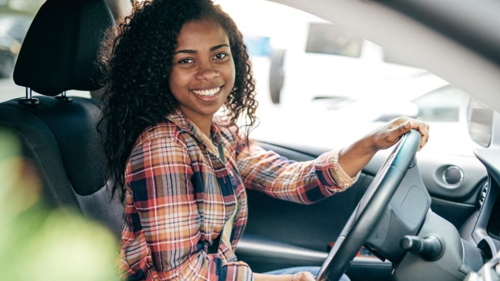 Novo recurso da Uber permite que passageiras priorizem corridas com motoristas mulheres em São Luís. (Foto: Canva Fotos)