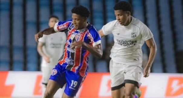 MAC atira três bolas na trave, mas perde para o Ceará e está fora da Copa