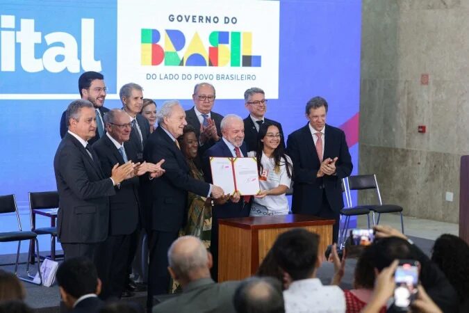 Nova lei impõe às plataformas responsabilidades na proteção de menores - (crédito: Valter Campanato/Agência Brasil)
