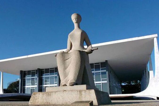 A Corte aprovou uma tese que reforça o teto constitucional de R$ 46.366,19 - (crédito: Agência Brasil)
