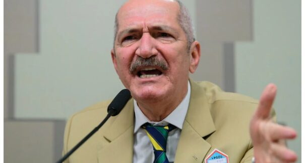 “O nosso petróleo está parado”, diz Aldo Rebelo