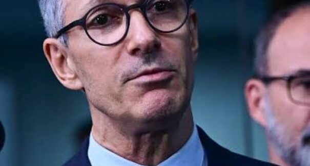 Zema protocola pedido de impeachment contra Moraes no Senado