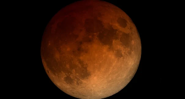 Eclipse lunar total começa na manhã desta terça, mas não é visto na maior parte do Brasil