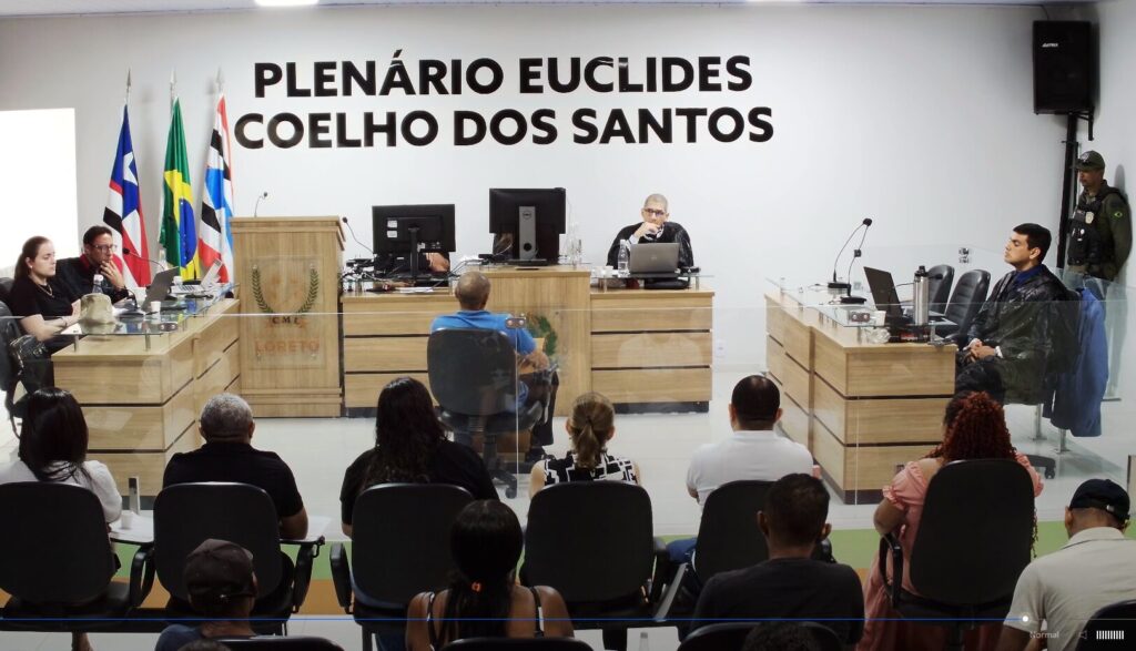 Juiz Thiago Ferrare Pinto, titular da Vara Única de Loreto, presidiu a sessão de julgamento (Foto: Divulgação)