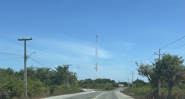 Internet chega à BR-402 e fortalece turismo e negócios no litoral do MA