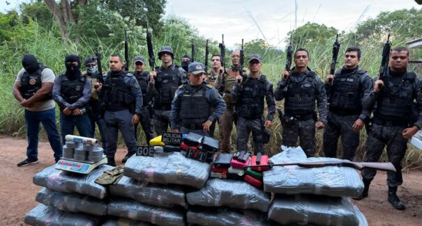 Flagrante: mulher é presa com mais de meia tonelada de cocaína em Caxias