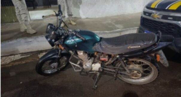 Motocicleta adulterada é apreendida pela PRF na BR-222, no Maranhão