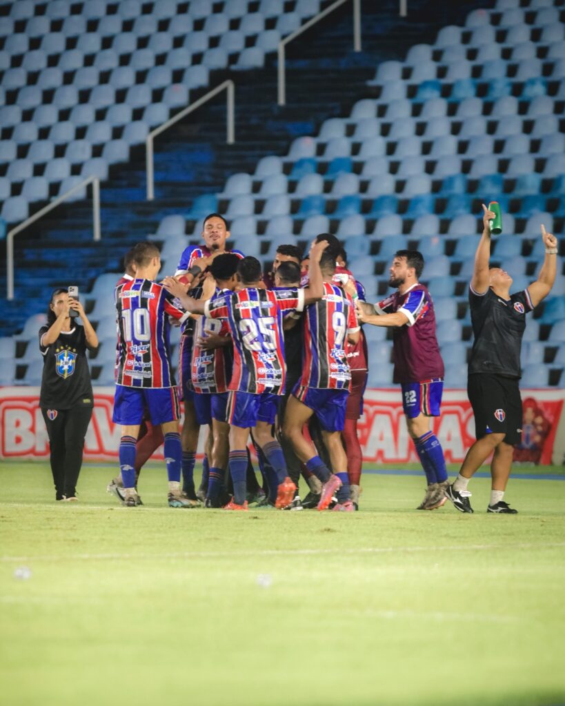 MAC  chegou a comemorar a vitória, mas cedeu o empate nos acréscimos.(Foto:Yuri Oliveira/MAC)