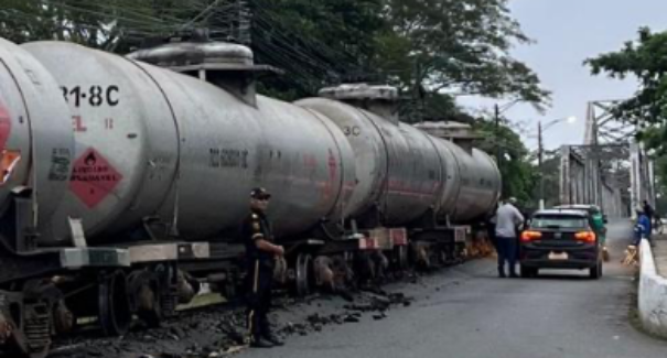 Trem de combustível descarrila e interdita Ponte Metálica entre Timon e Teresina