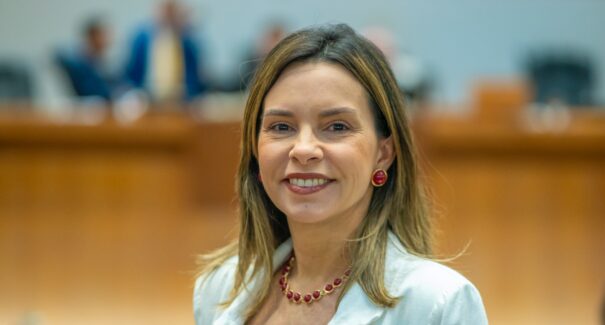 Deputada enfrenta críticas após cobrar pagamento de salários para apenados em Balsas