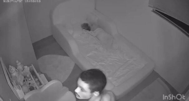 Câmera registra homem invadindo quarto de criança durante a madrugada no bairro Renascença, em São Luís