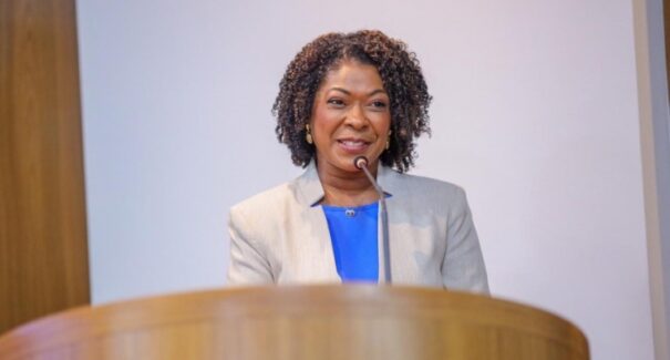 Esmênia Miranda assume a Prefeitura de São Luís