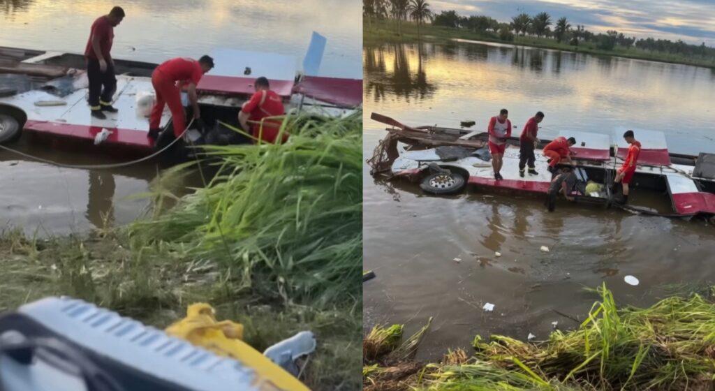 O coletivo saiu da pista e caiu em um açude às margens da estrada, ficando tombado e parcialmente submerso (Foto: Divulgação)