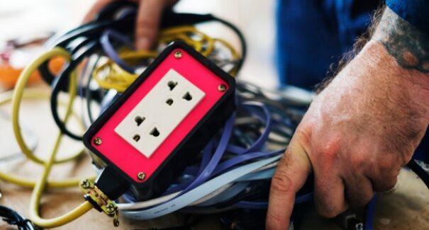 Quais regulamentações conferir ao comprar itens elétricos?