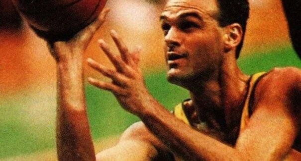 Oscar Schmidt, maior ídolo do basquete brasileiro, morre aos 68 anos