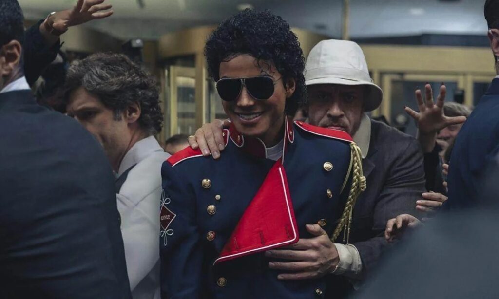 Jaafar Jackson, de 29 anos, vive Michael Jackson na fase adulta (crédito: BBC)