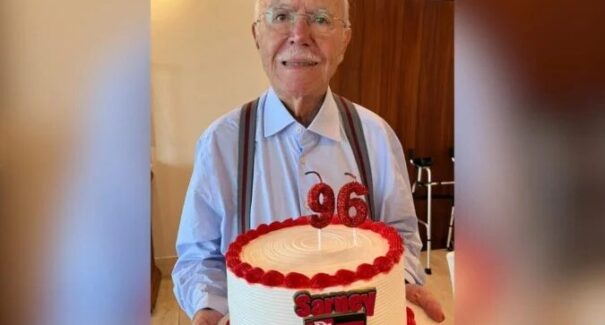 José Sarney celebra 96 anos com comemoração em família e temática rubro-negra