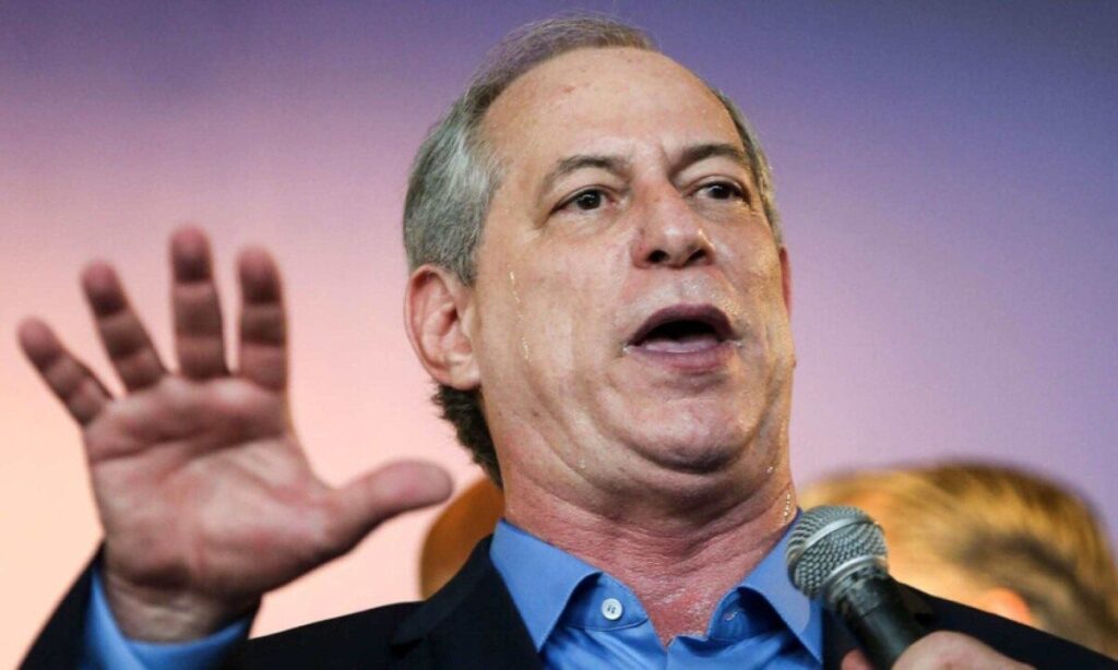 Ciro Gomes voltou ao PSDB e articulava candidatura ao governo do Ceará
crédito: Platobr Politica